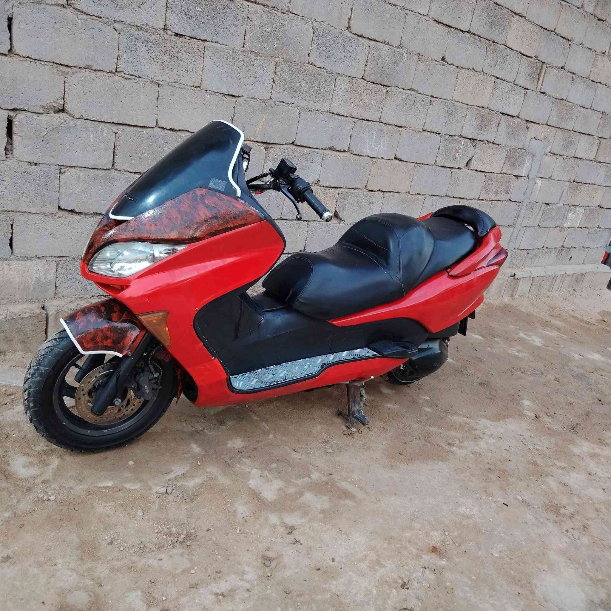 سلام عليكم دراجه سيبي فور  0/8 دراجه شلعه ومعدل تخبل نضيفه واحله من صوره بعد مكفوله كفاله عامه.  اكاتبك عليه واصولي دراجه الله شاهد تخبل بمعنه الكلمه مميزه وحلوه دراجه مال جناي تجي وشوف وتفحص واخذ متوازي على بيعته.  سعره 900 وبيه مجال الطيبين وشرايين الدراجه خير من الله مكفول محرك ما مفتوح برغي بيه كهربايات كله شغاله دراجه بحالت الوكاله..  مكاني كربلاء شارع احمد الواهلي.  رقم مبايلي
***********. متواجد خاص
سلام عليكم دراجه سيبي فور  0/8 دراجه شلعه ومعدل تخبل نضيفه واحله من صوره بعد مكفوله كفاله عامه.  اكاتبك عليه واصولي دراجه الله شاهد تخبل بمعنه الكلمه مميزه وحلوه دراجه مال جناي تجي وشوف وتفحص واخذ متوازي على بيعته.  سعره 900 وبيه مجال الطيبين  الدراجه خير من الله مكفول محرك ما مفتوح برغي بيه كهربايات كله شغاله دراجه بحالت الوكاله..  مكاني كربلاء شارع احمد الواهلي.  رقم مبايلي
