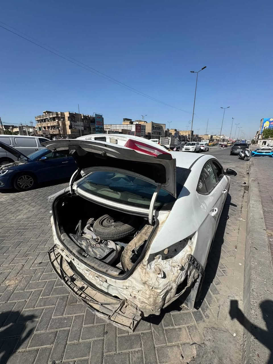لا توجد تفاصيل

نص مكتوب في الصور:
- شركة الحمزة *********** الطالبية مقابل مطعم بركات ام البنين بعد الشد والتبديل