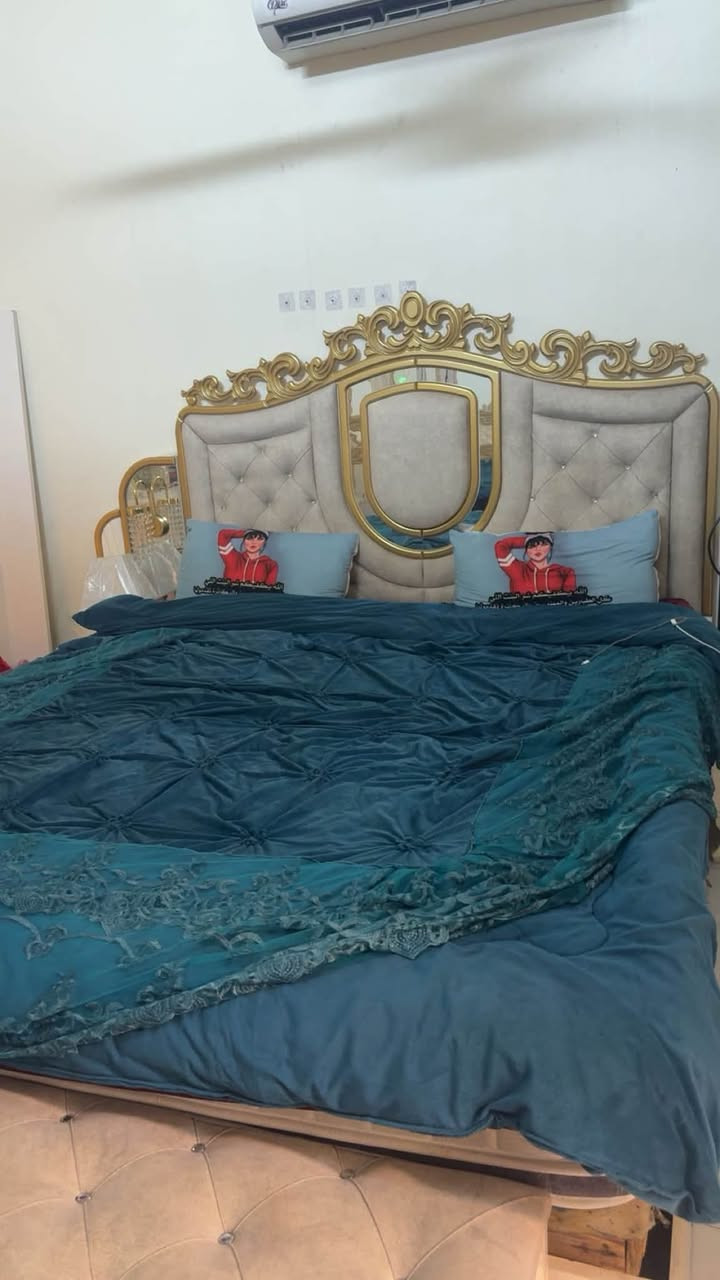 سلام عليكم غرفه نوم تركي البيع 9قطع سعرها600 وبيها مجال الأعظميه رقم هاتف***********
