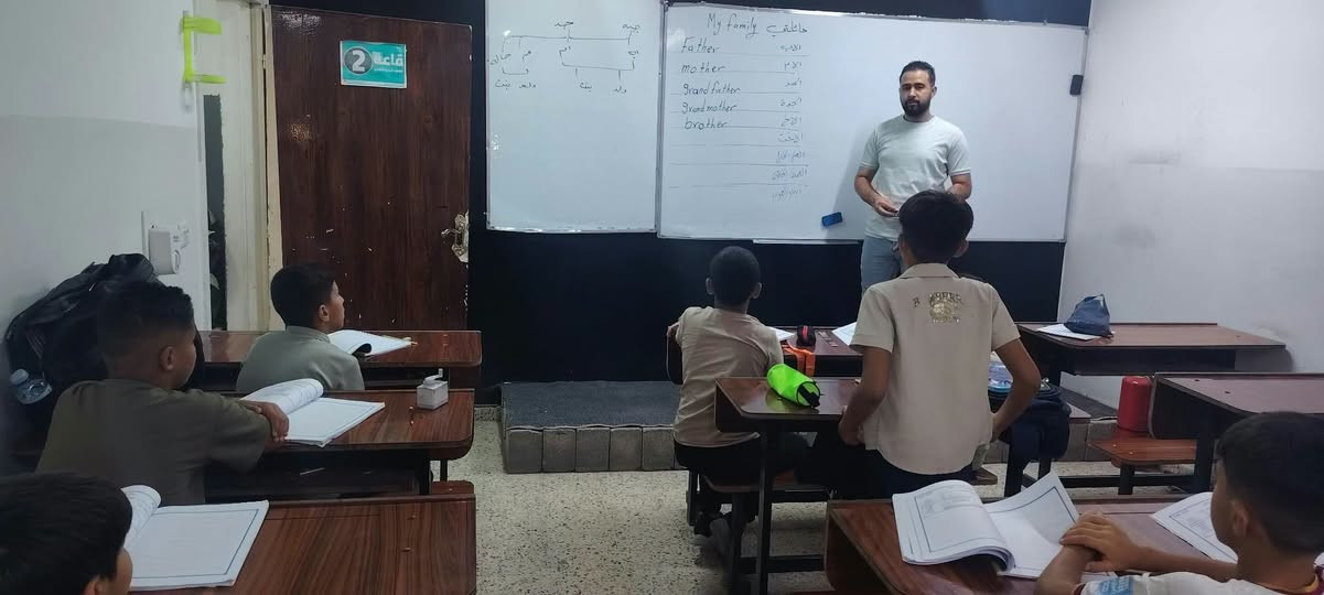 🔥 اليوم نأسس… وباچر نحصد الـ100 💯
جانب من محاضرات أبطال المرحلة #الابتدائية في #معهد_النخبة 🏆
تأسيس قوي، شرح واضح، متابعة مستمرة واهتمام بكل طالب ✨
🚨 لا تنتظر الضعف يكبر!
سارع بالتسجيل واحجز مقعدك… وخلي أساسك يبدأ من النخبة! 💪🔥
