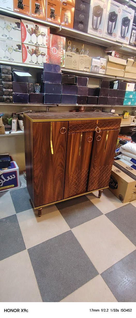 جزامه احذيه 3 باب 
ارتفاع 1 متر 
عرض 85 سم
عمق 32 سم السعر 50 ألف 
العنوان خانقين بانميل *********** خناقين, ديالى

نص مكتوب في الصور:
- HONOR X9c 17mm f/2.2 1/33s ISO532
- HONOR X9c 17mm f/2.2 1/33s ISO408
- HONOR X9c 17mm f/2.2 1/33s ISO439
- HONOR X9c 17mm f/2.2 1/33s ISO452