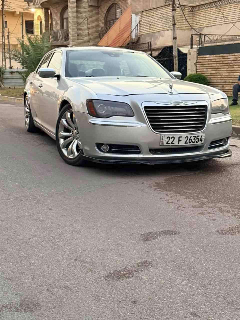 ‏السلام عليكم 
أوباما للبيع موديل 2012 V8💪 
خليجي بسمي تحويل ثاني يوم هزه جديده سنويه جديده لل28 
عليها منضومه غاز المواصفات 
: فول واحد على واحد
پانوراما .
نقطة عمياء .
حساسات امامية .
ويل قياس 20  .
حساسات خلفية .
شاشه كبيرة مع نظام ملاحة  GPS .
سستم صوت مع دمام .
مقصورة الركاب من الجلد
المقاعد الأمامية كهربائية .
تشغيل عن بعد .
محدد سرعة .
تلفون بلوتوث .
كاميرا خلفية .
مرايا متحسسة للاضاءة العالية .
كير شفت بالستيرن .
دخول ذكي (بصمة)  
شباب السياره بيها جاملخ وبنيدوباب خلفي وهلال جاملغ خلفي  صبغ
بدون دواخل وبدون ايرباك 
السعر 132 وبيها مجال 
بيع او مراوس 
العنوان بغداد البياع
وهذا رقمي 
***********
