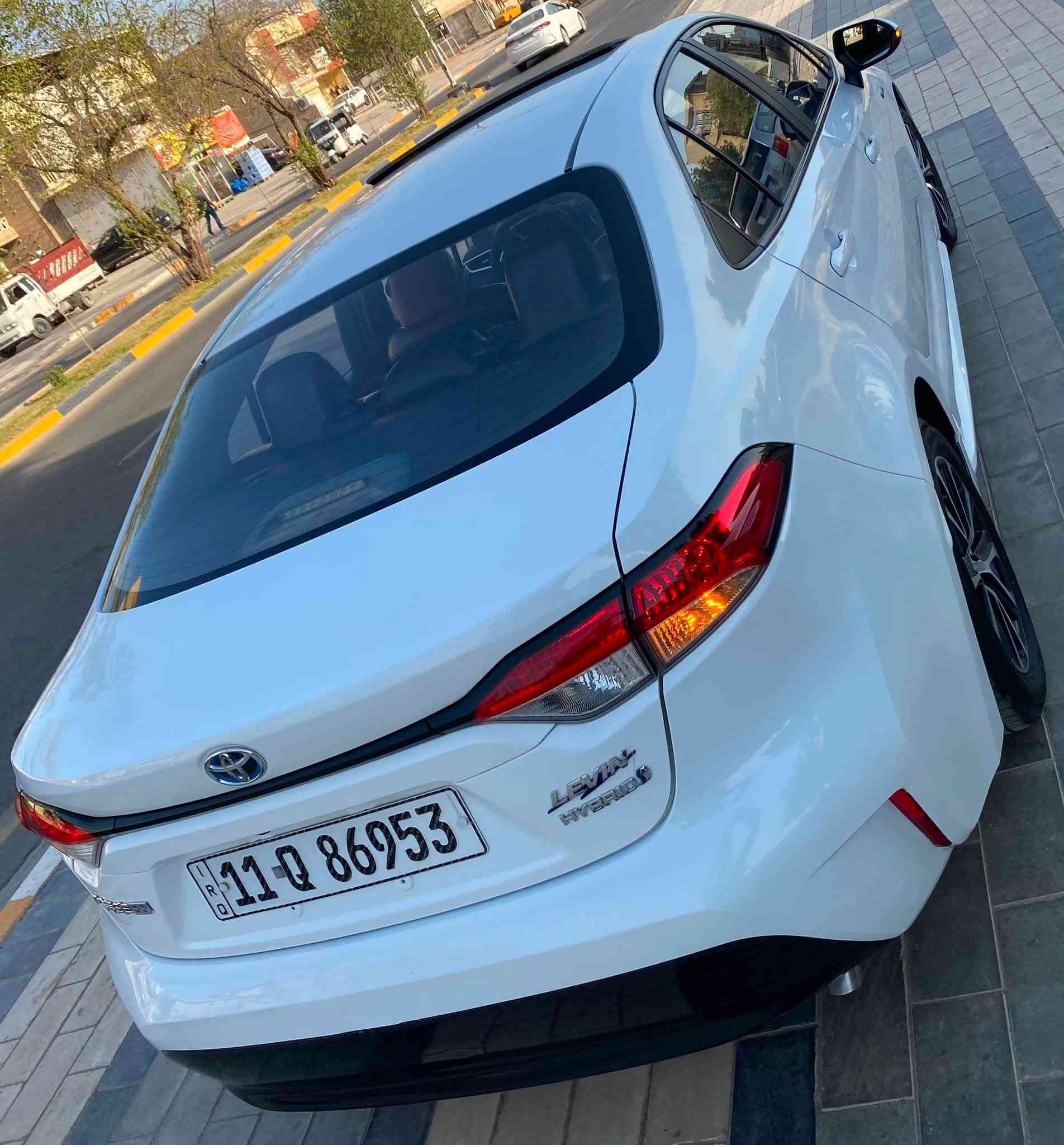 السلام عليكم كورلا موديل 2024سنويه وهزه جديده باسمي
♦️ماشيه 30 KM 
♦️كفاله عامه من الصبغ والبارد والشخوط 
♦️فتحه/ بصمه/تبريد قطعتين
 ♦️داخل احمر 
♦️محرك 1800 كفاله مع الكير من الفتح ومن كلشي
سياره جديده وجاهزه بدون نقص واحلى من الصور 
السعر 149 مجال بسيط مكاني بغداد الكرخ
      هـ/***********

