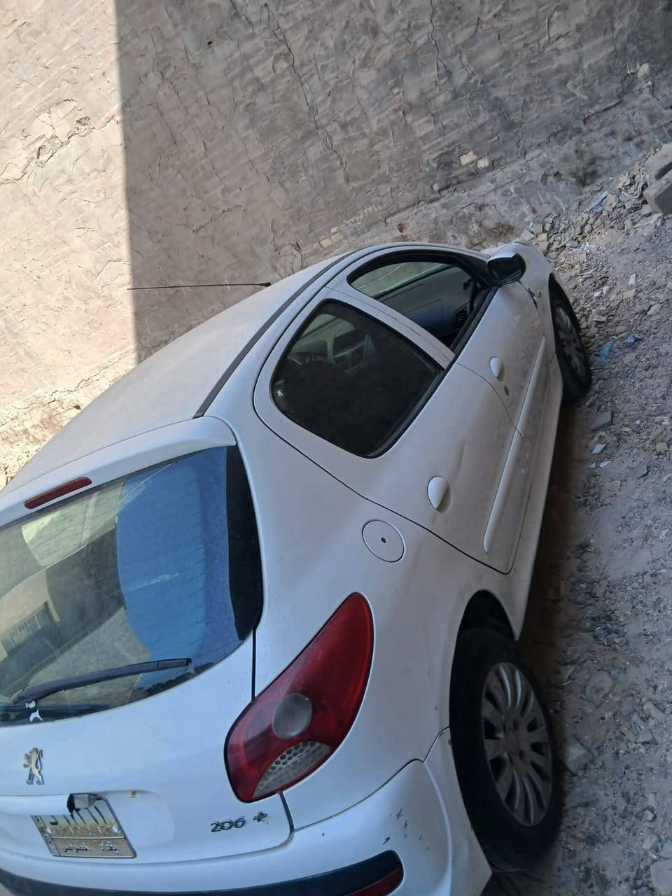 السلام عليكم
بيجو206
موديل 12 
كير مكينه تبريد خير من الله اتعهد بوكاله فقط للبيع او مراوس السعر 35 للستفسار***********
