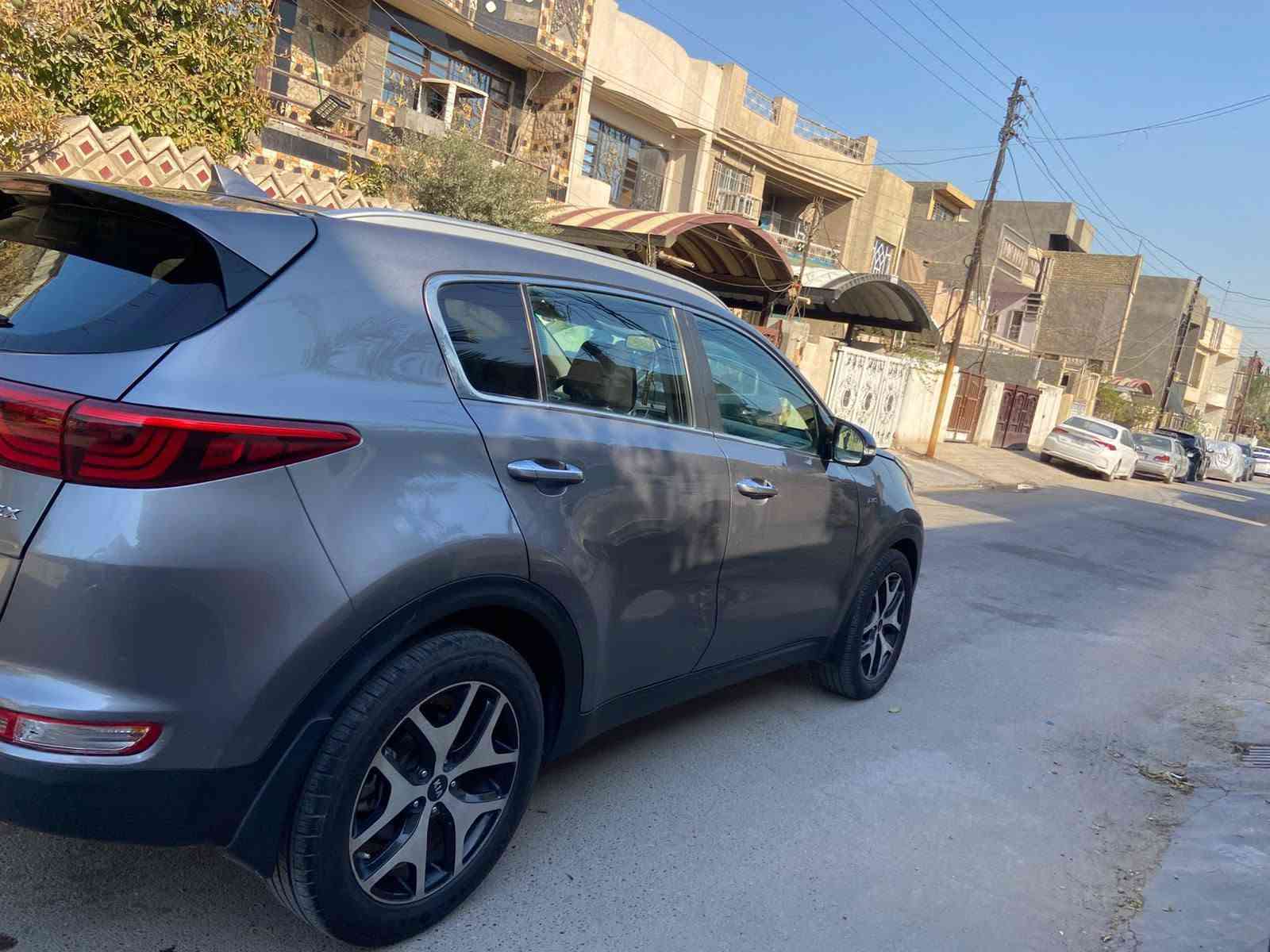 سلام عليكم كيا سبروتج ٢٠١٧ حادثه حافهة البنيد ومصبوغ
وبيه باب السايق مصبوغ مكينة 2400 جيدي اي وارد كندي 
السعر ١١٥ وبيه مجال $
الرقم/***********
