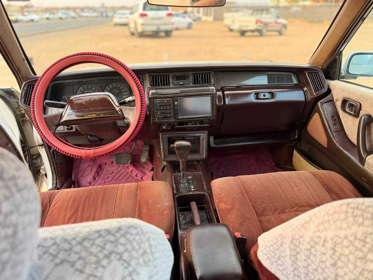 السلام عليكم سياره سيدان للبيع موديل 1989 محرك كير بطه 2500 شرط تبريد ثلج صدر تايرات كلو نضيف رقم نينوى دولي شرط التحويل بيها صبغ احزام بدون ضرر شرط السعر  57 وبيها مجال قليل
اتصال ***********
