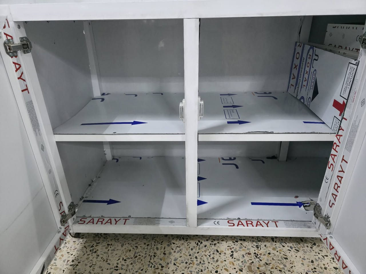 ئەم کەوانتەرە بۆ فرۆشتن  5 تاکە 
3 تاکی عەرزی   2 تاکی هەڵواسین
زۆر تازەو جوان و بێ عەیبە
وەک لۆک وایە لایلۆنی لێنەبۆتۆ 
سلێمانی بەکرەجۆ   *********** 
***********

