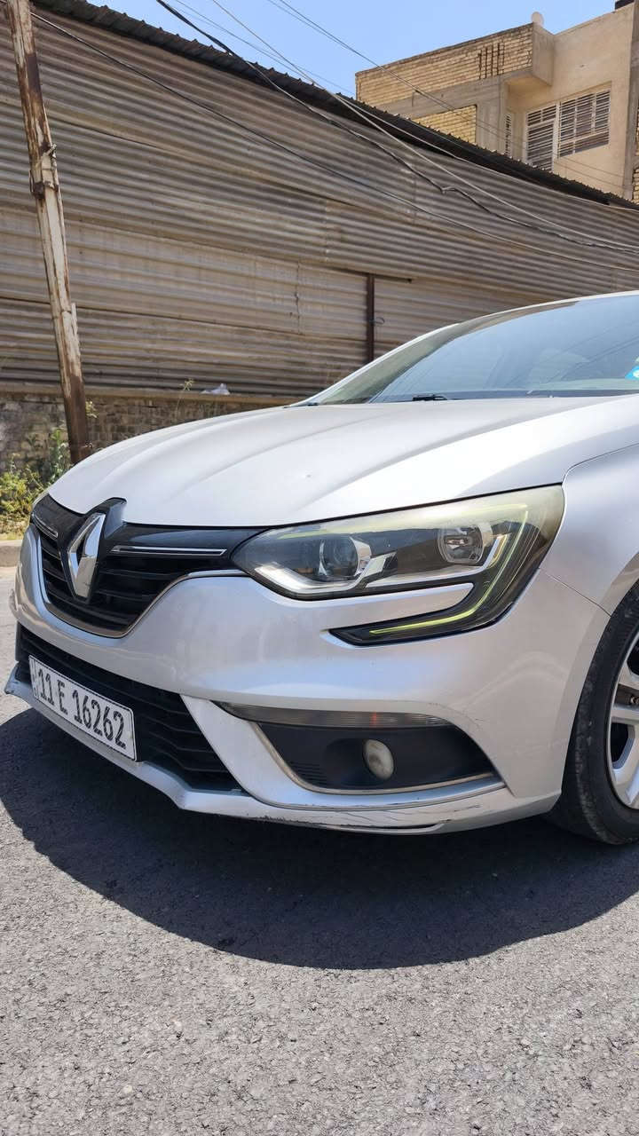 رينو ميكان ٢٠١٩
• الممشى: 80,000 كم • المحرك: 1.6 تنفس طبيعي • القير: CVT نيسان • وارد خليجي – استلام شركة • السيارة بدون حادث • موجود بيها شخطة ورصعة بسيطة • السيارة موجودة في بغداد – الشعلة

🔹 السيارة استخدام شخصي ومحافظ عليها

🔹 مكيف وتبريد شغال

🔹 قيادة مريحة واقتصادية

للمهتمين الجادين، الفحص مفتوح بأي مكان يتفق عليه الطرفين.

📍 بغداد – الشعلة 💰 السعر: يُذكر عند التواصل

***********
