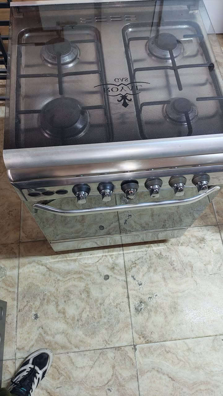 طباخ و غسالة البيع بسعر مناسب ومستعجل على بيعتهم 
*********** وتساب
