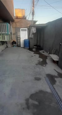 بيت مساحه ١٠٠ متر مربع للبيع للاستفسار الاتصال ع الرقم ٠٧٧١٣٤١١٩٣١