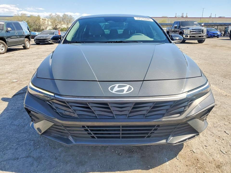 2025 HYUNDAI ELANTRA SEL SPORT 
السعر بيع مباشر من المزاد   :  72  $
تاريخ المزاد  :      2026/9/24
الحادث  :  موضح بالصور
حالة السيارة  :السيارة تعمل و تسير
 ((  مكان السيارة في امريكا   ))
بإمكان ادخال السيارة على كتاب شهداء
((  يكون حساب الجمارك و الضريبة على مبلغ الفاتورة للسيارة  ))
مدة النقل من امريكا الى العراق 60   يوم  (( يتعهد المكتب بفترة النقل ))
للشراء الحضور الى المكتب في العنوان المذكر بالأسفل مع جلب عربون 
مكتب همام كريدي لمزادات السيارات  
شراء و نقل السيارات من امريكا للعراق
العنوان  /  بابل - حله - شارع الجمعية
اهلا وسهلا بيكم من الساعة ٣ الى الساعة ١٠ مساءاً
***********
واتس اب
https://wa.me/message/BEZOHX2I6NQDD1
 
 
#مزاد #كوبارت #iaai #وارد #امريكي #عقبة #ميناء #بيع #شراء  #استيراد #نقل #الحره #تخليص #تعقيب #كيا #هونداي #الزرقاء #الاردن #بلسايد #تولورايد #النترا

نص مكتوب في الصور:
- 67510461
- 57510445