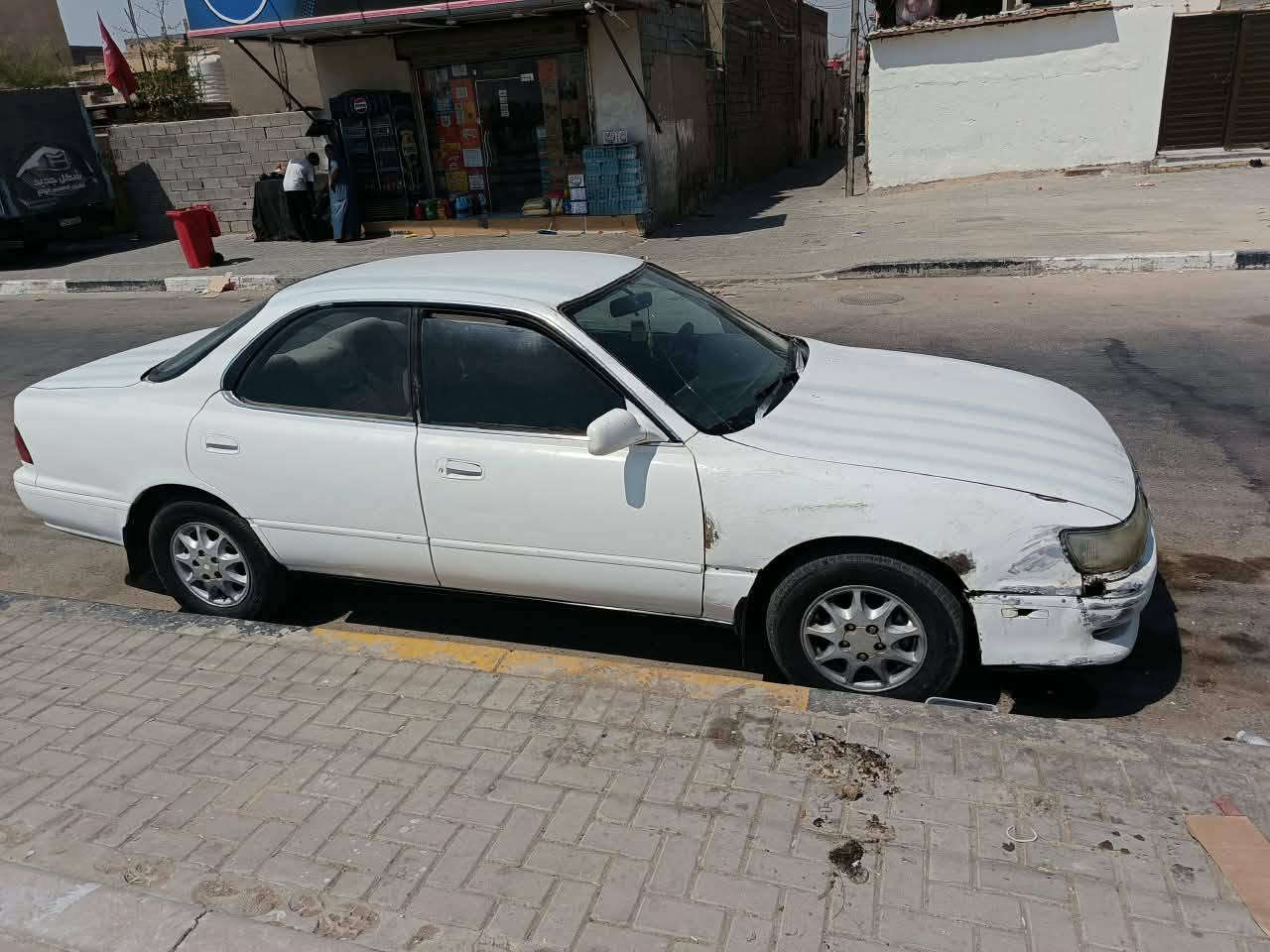 السلام عليكم تيوتا فيستا موديل ١٩٩٣ سنويه لغاية ٢٠١٩ رقم واسط مشروع وطني مكينه كير تخم تاير تبريد حداديه جاهزه صاحبها الشرعي يريد تحويل السعر ٣٥ ورقه وبيها مجال قليل وترهم مراوس مكان السياره بصرة كرمة علي مقابيل جامعه  للاستفسار *********** واتساب أو اتصال
