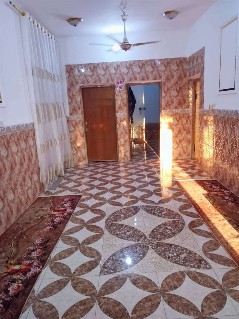 بيت للبيع حي المنتظر قرب جسر حجي طالب فرع المولد مساحة ٦٠٠
غرف النوم عدد ٢ 

مطبخ عدد ٢  

صالة+ ديوانية 

صحيات خارجية 

حديقة+ كراج الاستفسار ***********@
