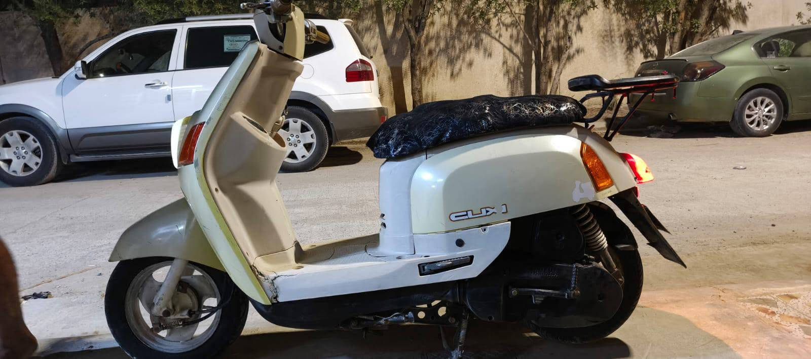 سلام عليكم حبايب ماكس بوليس 
شرط ختم واحد وداخل كريمي ختمه 
ويه الكفرات الدراجه بوشه 49نص نكره بس وهندر شغاله بس الدراجه 
شويه الباتري تعبان الدراجه ربع مذب عليه كاملههه من كل النواحي لايت بك لايت اشاير سكن اسطب الدراجه مجبور عله فلوسه بيه صوت تفيلس فقططططط فقططططط تجي تشوفه اي شي بيه غير صوت التفيلس رجعه واني الممنون السعر 500بيه مجال 
المكان ديالى بعقوبة كاطون الرحمه قرب جامع القصئ تواصل خاص او عبر الرقم***********🎌♥️
