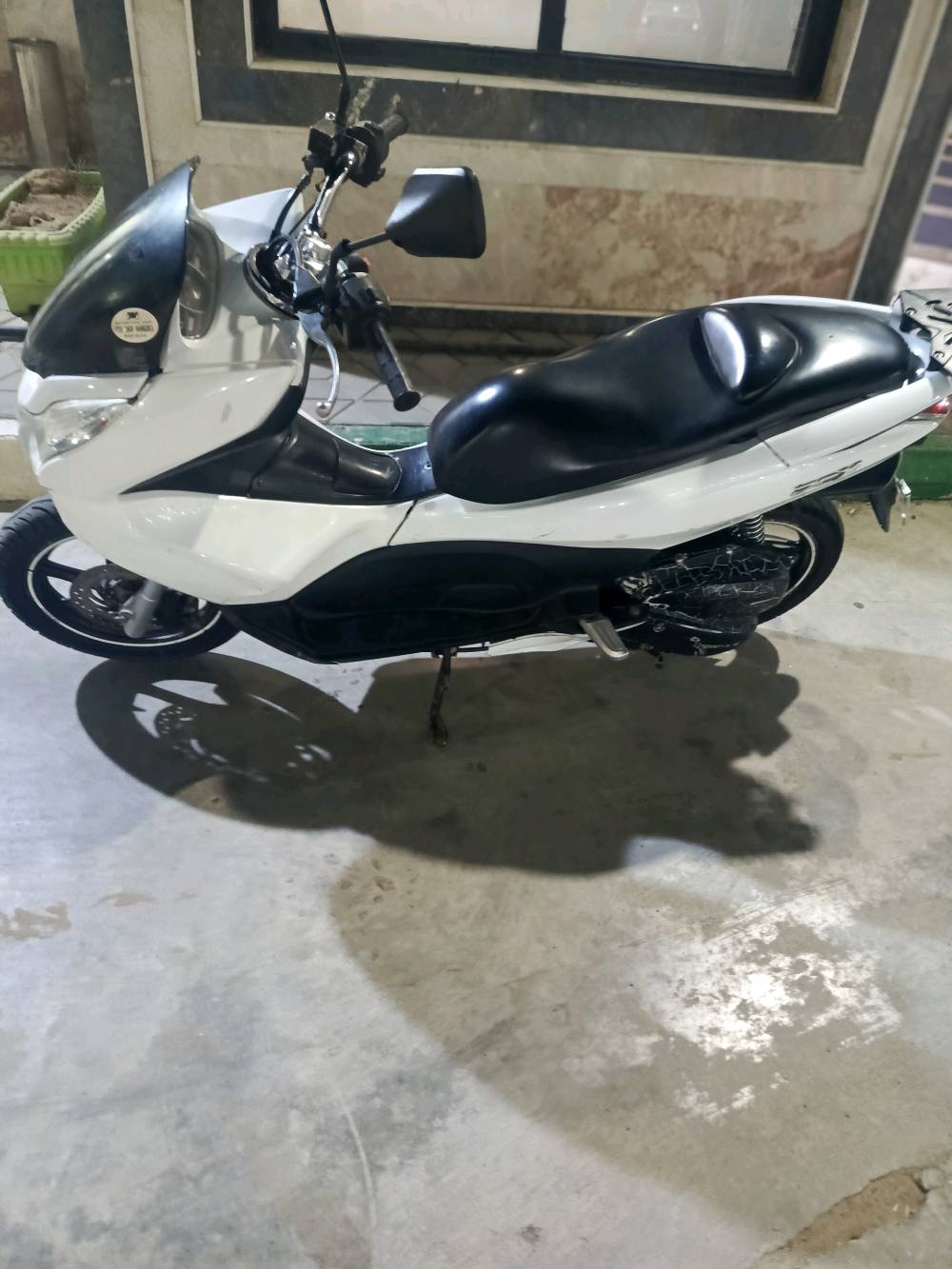 PCX • جيل أول • ياباني
