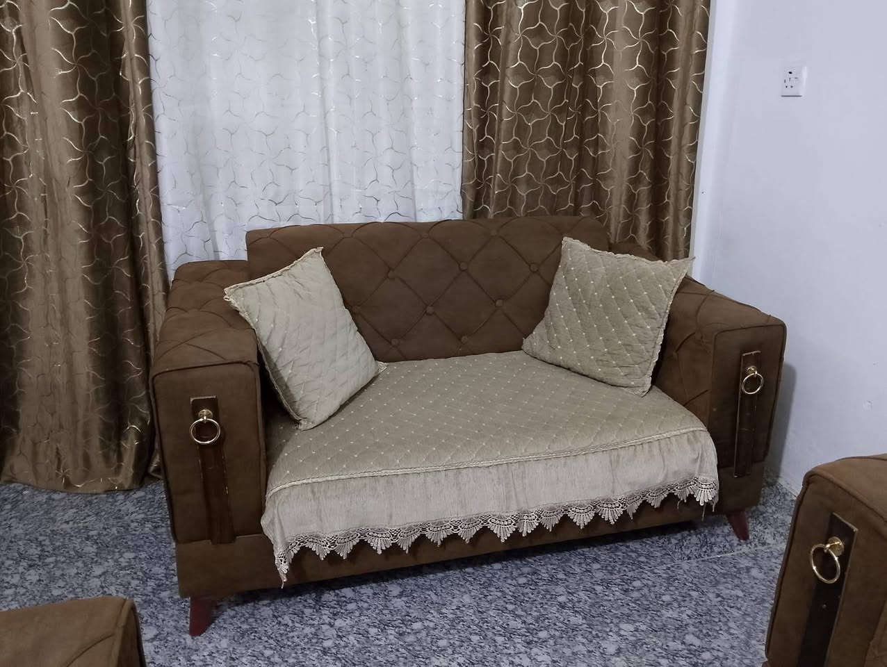 السعر 200 وبي مجال
العنوان  بغداد ناحيه الوحده قرب مجمع ريحانه حك الجية ***********
