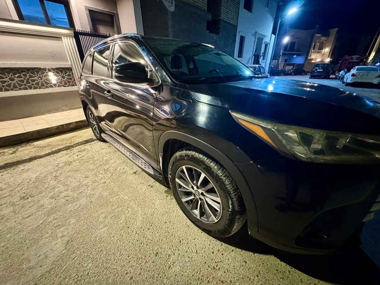 هايلاندر XLE • ٣.٥ V6 • بأسمي