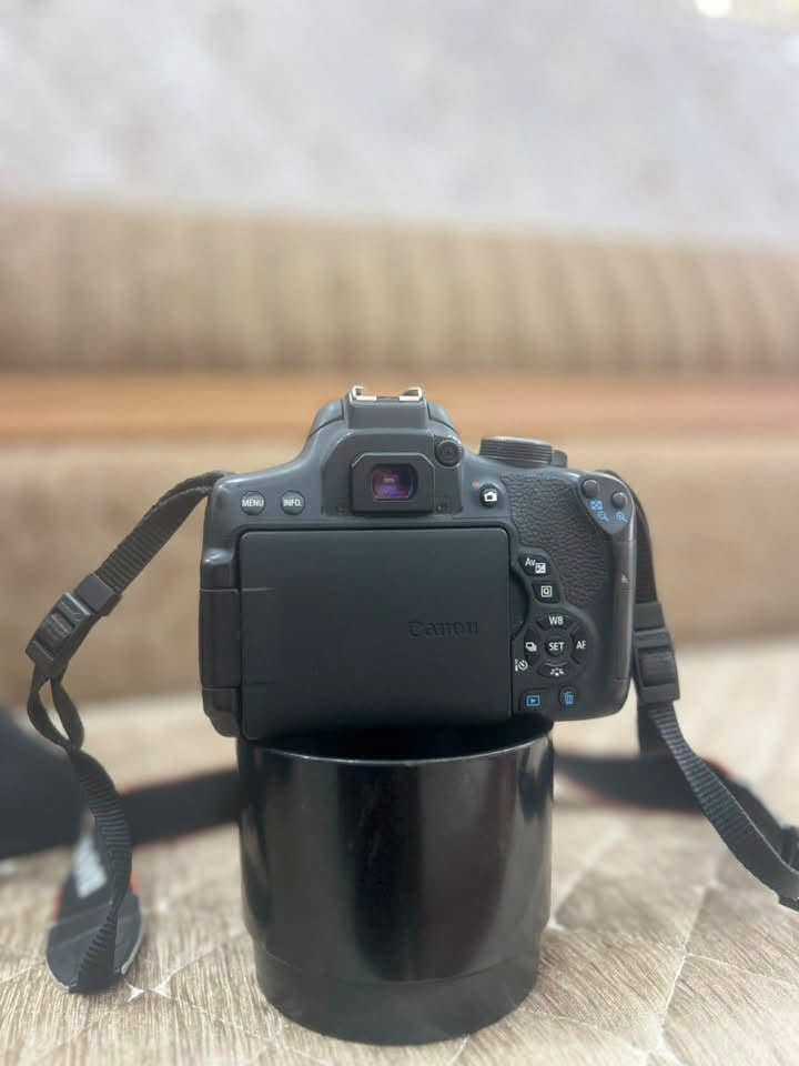سلام عليكم ❤️‍🔥
كانون 750 نضيفه 
ملحقات 📌
‏📌عدسة 85 ثابت فتحه 1.8 نضافه 90‎%‎
📌 بطاريات عدد ثنين 
📌 شاحنه عدد ثنين 
📌 حزام كتف 
📌رام 16 كيكه 
📌جنطه زغيره 
كل الملحقات مع الطيارة الدرون بسعر مناسب جدا 
للأستفسار ***********
