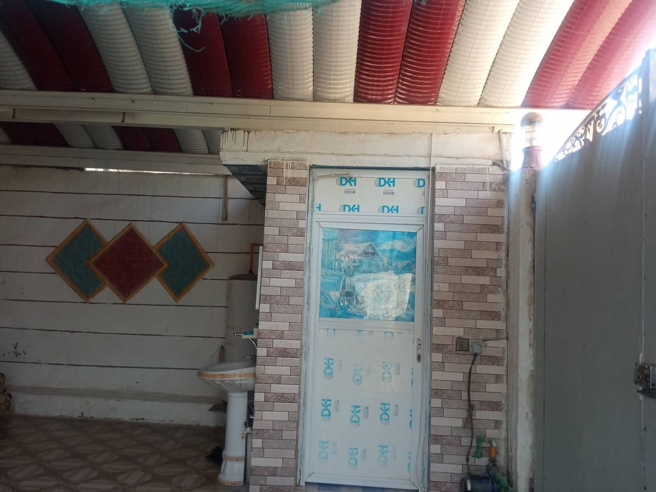 دار للبيع خلف مول الهاشمية طابو صرف المساحة 240م
البيت يحتوي على  ثلاثة غرف نوم  ومطبخ وصالة وأستقبال  للأستفسار أكثر الاتصال على الرقم ***********
