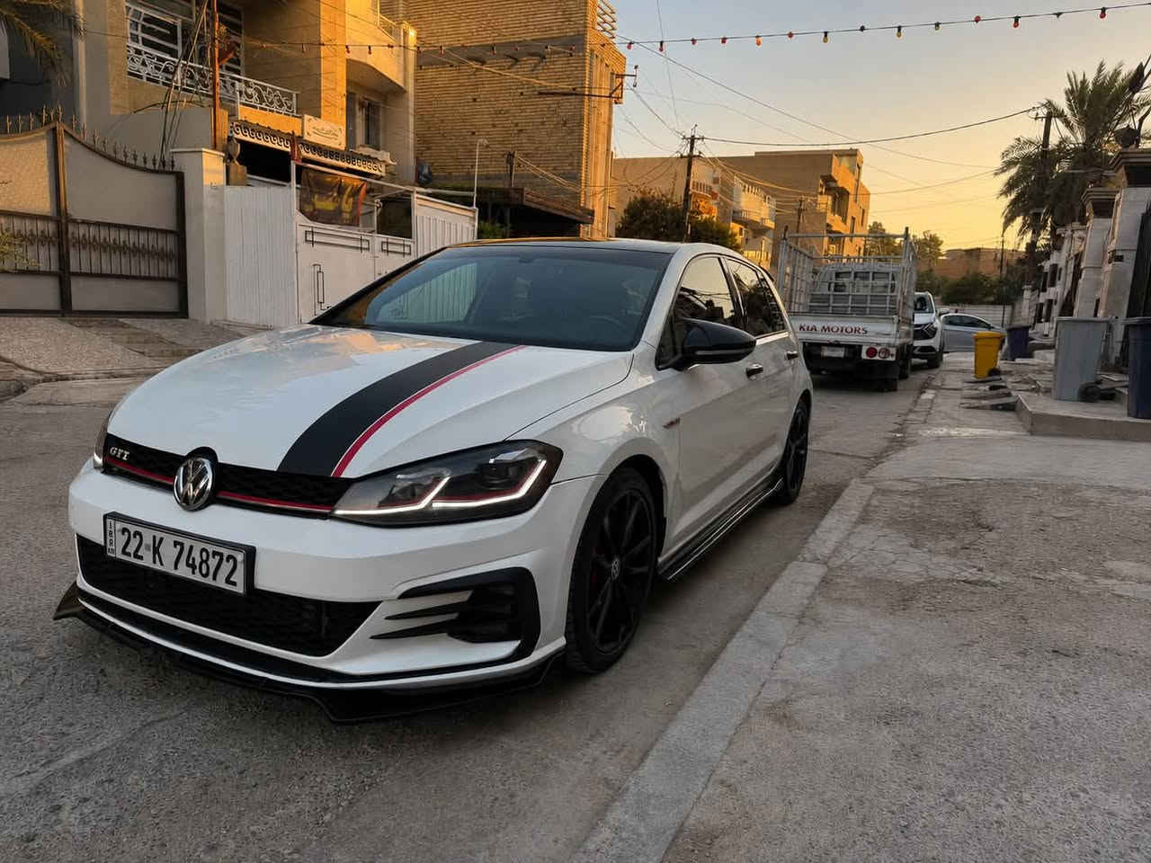 السلام عليكم
بيع او مراوس بشي نظيف 
كولف gti موديل 21 كير عادي 
السيارة بدون صبغ حادث بسيط وراجع على البارد فقط 
هزة جديدة السيارة حالياً صافية بدون وشم او تضليل 
مبرمجة ستيج 1 يم 4Brothers  طلقات وبوب كورن وبيها بوابة بالكزوز فعلياً السيارة  صاروخ ومصرفها بالبانزين حالها حال الكورلا نهائياً مابيها مصرف 
عليها ادامة كاملة 
للجادين بالشراء هذا رقمي *********** مكاني بغداد
