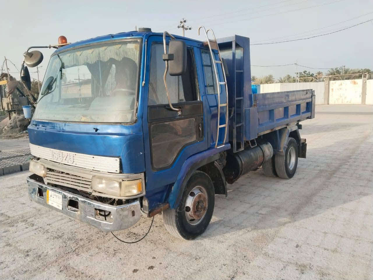 ازوزه مديل 2000 رقم بغداد
محرك 70 كير 6 ويه البك مكان سياره بصره 

   ***********
