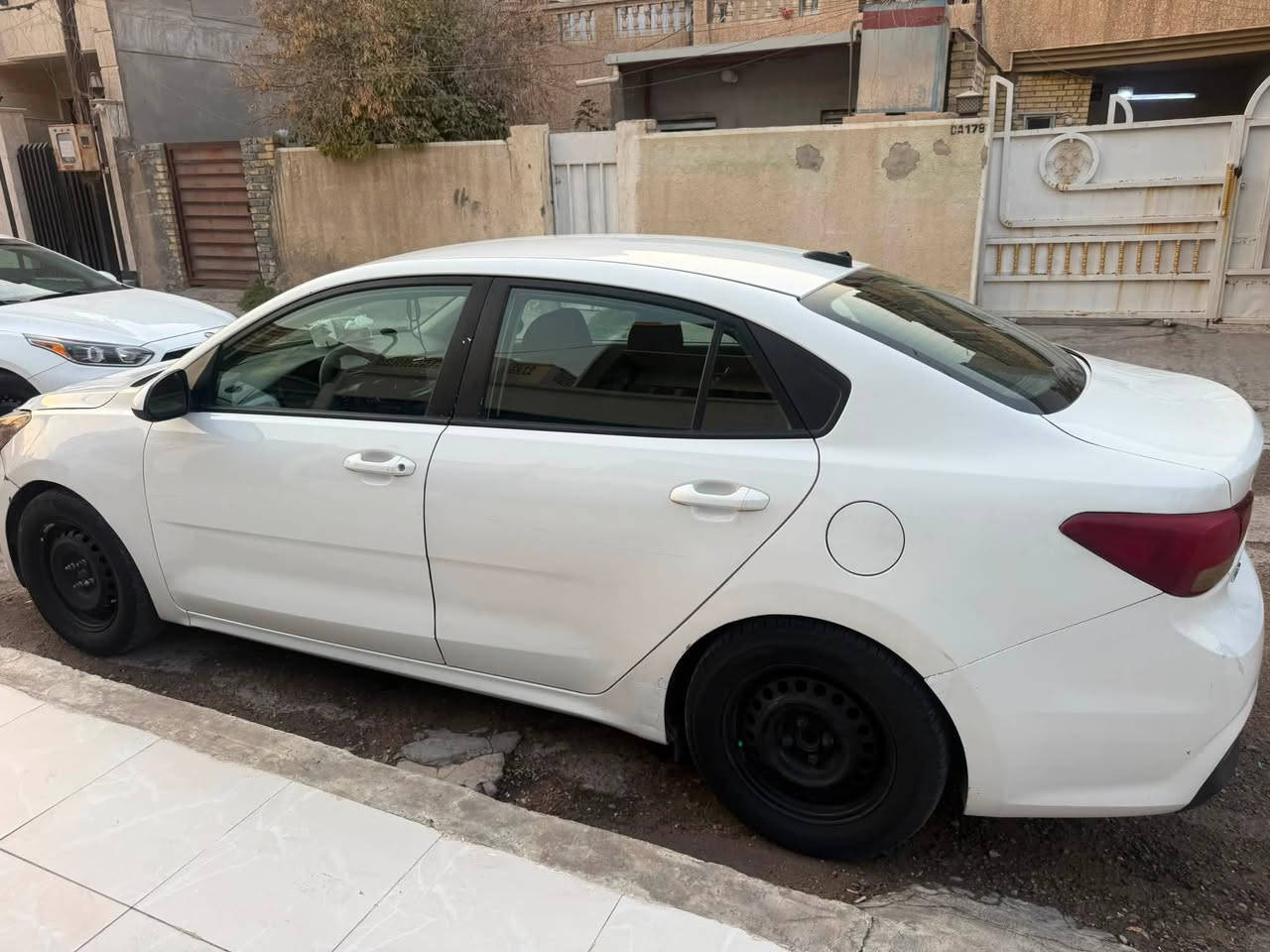 السلام عليكم ورحمة الله وبركاته
⭕️كيا ريو S وارد للبيع

◀️الموديل: 2019

◀️اللون: أبيض

◀️الممشى: 97الف

⭕️الحالة:

◀️سيارة نظيفة

◀️محرك 1600  اقتصادي {شرط بدون دواز}

◀️حادثها صندوق ماواصل لحوض السبير وصبغ موضح بسونار 

◀️تدفئة تبريد خير من الله

◀️إطارات بحالة جيدة

◀️صدر امامي خلفي خير من الله

⭕️المواصفات:

‏◀️تحكم ستيرن جميع الانظمة

◀️ناقل حركة أوتوماتيك

◀️كامرة خلفية دقة  عالية 

◀️شاشة تدعم الكار بلي

◀️نظام ABS و بلوتوث

◀️نظام السبورت والعادي

◀️زجاج كهربائي

◀️منافذ USB 

◀️قفل مركزي

◀️جهاز انذار مركزي

‏◀️حساس اطارات

🛑السيارة فول ماعدة الفتحة والبصمة 🛑

رقم بغداد دولي سنوية وهزة حديثة لغاية 2031

السعر87 قفل وكلشي موضح بشرح والصور

وماكو هيج سعر والله

الموقع: بغداد الدورة. (بأسمي)

رقم الهاتف : ***********
