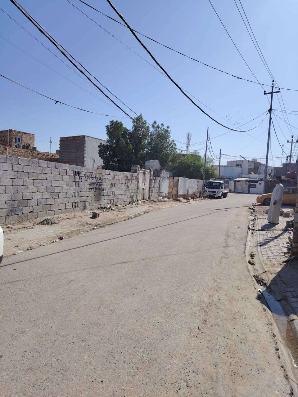 السلام عليكم عرصتين للبيع المساحه 300
والثانيه 200
حي الامين مقابيل حسينيه مالك الاشتر
نزلت سيد حسين الميالي للانشائيه عمود 617
تبعد عن الشارع العام 200متر شارع تبليط مقرنص خدمات ماي اساله كهرباء مجاري تصريف مياه امطار
للاستفسار عل الرقم وبي واتساب 
***********/
***********/مكلف بلنشر
