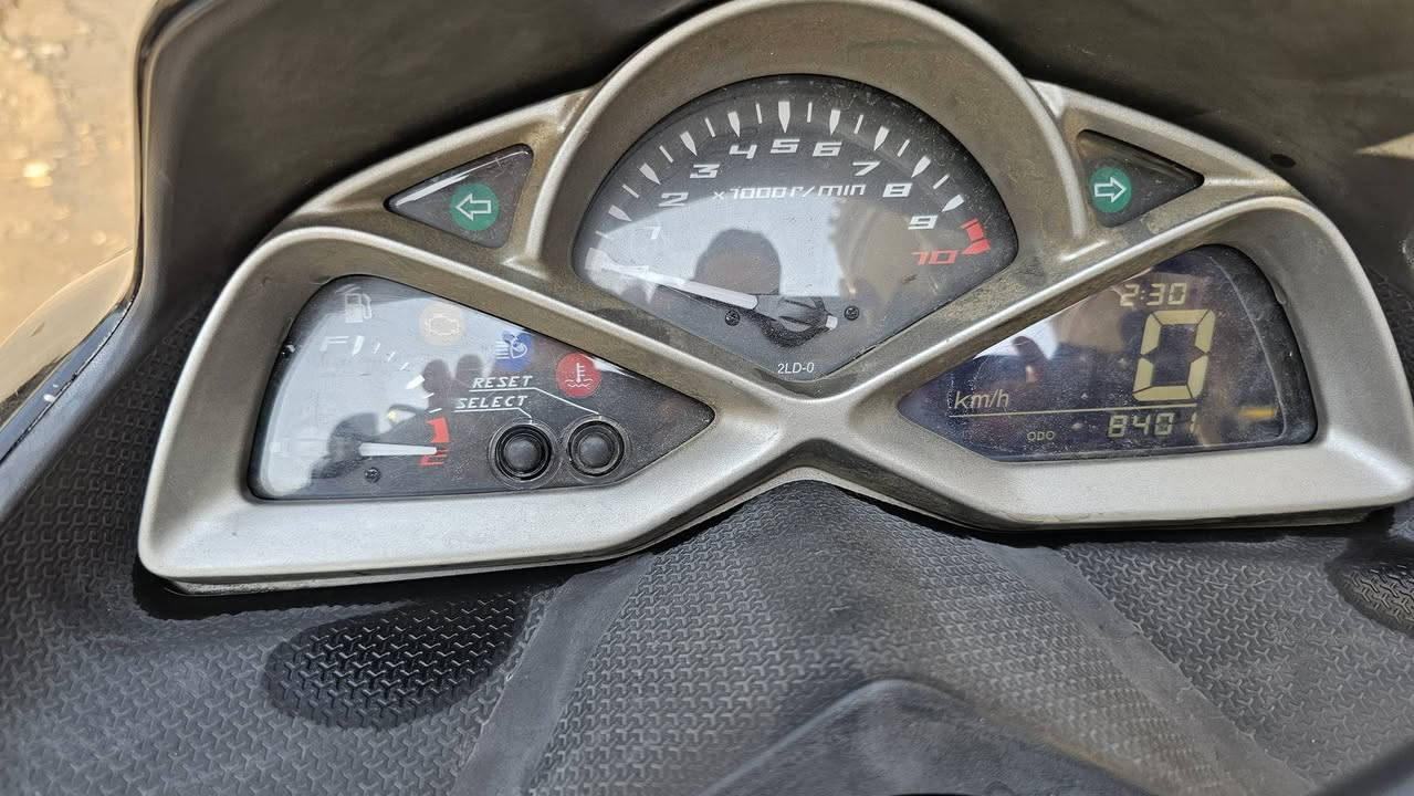 السلام عليكم دراجه اللبيع ماجسته  ماشيه 8 
مكان الدراجا الكاضميه السعر  مليونين و850 
الرقم ***********
