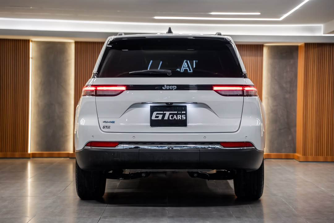 جراند شيروكي 4xe • هايبرد • ١٩٠٠٠ ميل