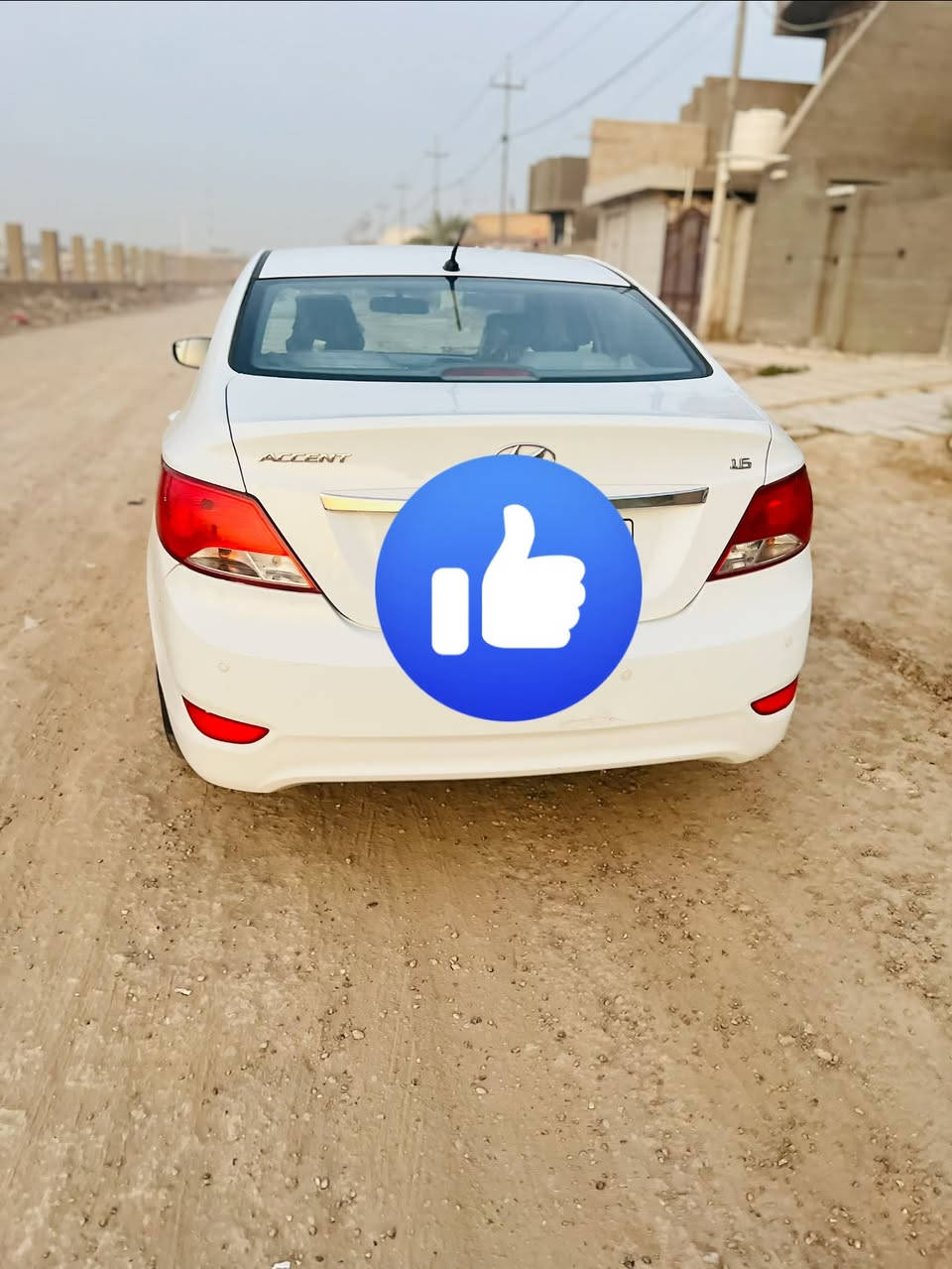 السلام عليكم اكسنت موديل 2016 خليجي محرك 1600  دوش ما مفتوح رقم أربيل الجديد هزه وسنويه جديده صارلها اسبوع مرقمه السياره جاهزه من كلشي حداديه تخم تاير 
تبريد ثلج السيارة بيها فقط شبر جوه قبق البانزين اثر شخط مواصفات شاشه عريضه تحكمات كامره وباقي المواصفات 
السعر 100  وبيها مجال بسيط 
مكاني بابل للاتصال ***********

