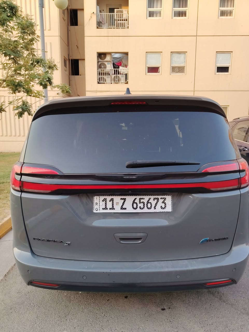 باسفيكا هايبرد  2023 بلاك ادشن فول سوادات 
لون اسمنتي مميز
 المواصفات:  S فول عدا  الفتحه 
. تشغيل بصمة + 5 بصمات ابواب
. حساسات امامي خلفي
. راداد تنبيه الاصطدام 
. تنبيه الخروج عن المسار
. خزن كشن ميموري 
. كشنات كهرباء
. بيبان كهرباء + الجنطة كهرباء
. شاشة اندرويد اوتو و ابل كار + كامرة خلفية
. إنارة LED أمامية + بك لايت LED
. داخل جلد اسود ملكي منفصل vip
. رادار أمامي + نظام تحديد المسار
. رقم بغداد سنوية پأسمي
✅ السياره نظيفة  وحادثها جدآ بسيط بدون دواخل بشرط وبدون صبغ 
وجميع الايرباكات سليمه شرط الفحص
صور الحادث مرفقة

ماشية : ٥٥ الف كيلو وليس ميل
السعر 255 $ وبيها مجال للشراي
مكانها مجمع بسماية
 للاستفسار:
***********
***********
