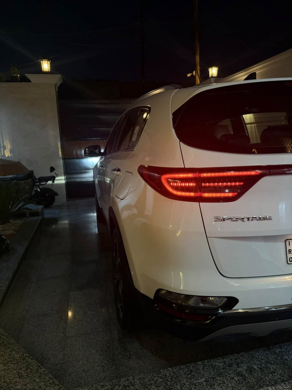 السلام عليكم 🕊️
سبورتج 2021 جيتي لاين ( المقدسه) 🚗✨
فول مواصفات للاخير اعلى فئة 1/1
مكفولة من صبغ وتبديل كفالة عامة عدى رصعة بسيطة في اسفل الباب الخلفي 🛡️
وكالة الشركة الدولية ام الضمان
بصمه تشغيل 📲
بانوراما 🌌
كراسي كهرباء ⚡️
كراسي جلد اصلي 🐮
مكينه 2000 دوش 🌬️
هاند بريك بصمه
شاحن واير ليس 🔌
شاشه ابل كار بلي 📱
اريل نفكيتر 🚪
كامره دواره 📹
قطعتين تبريد ❄️
تشغيل عن بعد 📡
3 انظمه قياده 🏁
كراسي اماميه كهرباء ⚡️
حساس امامي وخلفي 📏
8 ايرباك عدد 🛡️
لايت LED 💡
كشافات زينون 🔦
بكلايت LED 🚙
ويل كب 19 ⚙️
شفتات مقود 🎛️
وباقي المواصفات المعروفه ✅
رقم بغداد جديد بإسمي تحويل مباشر 📄
سيارة جديده بلعافيه ع الياخذها 😍
ماشيه 70km 📉

مكان السيارة بغداد 📍

*********** 📞

السعر :: 220 وبيهه مجال بسيط حك الجية 💰
