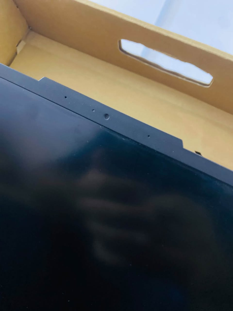 💻 للبيع: لابتوب قيمنق ASUS TUF Gaming F15 بحالة ممتازة جداً
المواصفات 🔥 :

• الموديل: ASUS TUF Gaming F15 (FX507ZC4)

• المعالج: Intel Core i5-12500H (الجيل الثاني عشر)

• كرت الشاشة: NVIDIA GeForce RTX 3050 (4GB)

• الذاكرة العشوائية (RAM): 16GB

• التخزين: 512GB SSD سريع جداً

• الشاشة: سلاسة عالية بتردد 144Hz مع خاصية Adaptive-Sync

• الملحقات 🔥 : 

الكرتون الأصلي مع كافة ملحقاته للشحن

و جوستك عدد ( 2 ) 

وماوس من شركة MSI نظيف جداً 

📌 حالة الجهاز 🔥 : 

نظيف جداً بنسبه 99% وأخو الجديد ، استخدام خفيف فقط للداسه للسادس مع لعبه فيفا وخالي من أي عيوب أو مشاكل 

السعر : 900 الف دينار عراقي 🔥

المكان : البصرة قضاء المدينة 

للتواصل  : ***********
