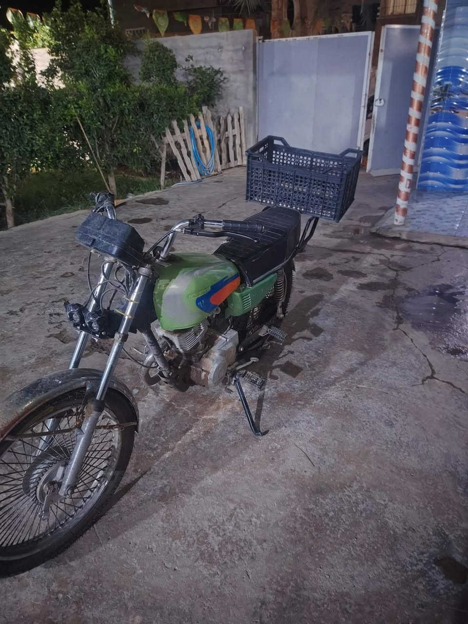 مكلف بلنشر • للبيع