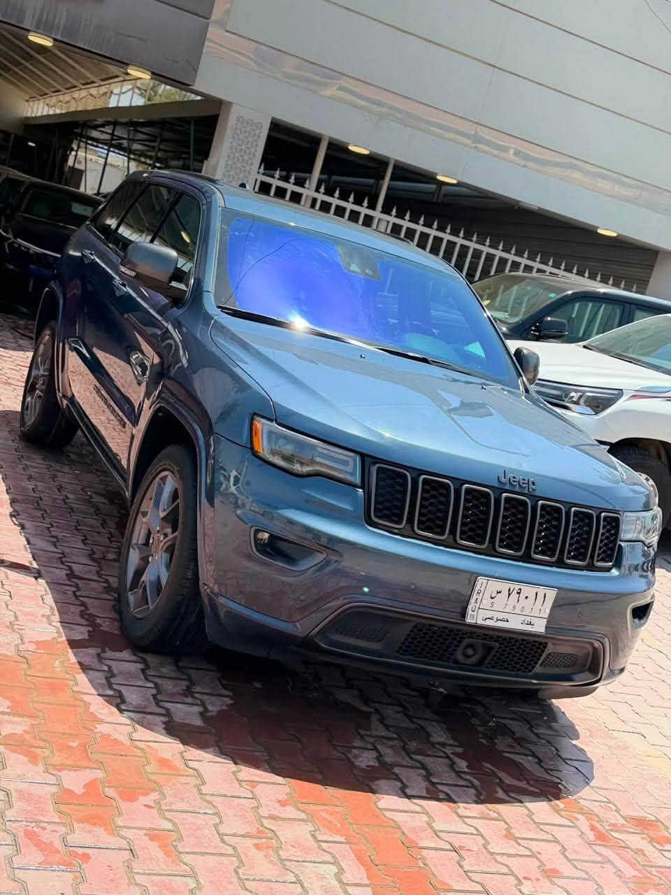 � للبيع | Jeep Grand Cherokee Limited 2021 🇺🇸
✅ موديل 2021 وارد أمريكي

✅ محرك 3.6L V6

✅ (80 ثمانينية)

✅ ناقل حركة أوتوماتيك 8 سرعات

✅ نظام دفع رباعي 4×4

✅ شاشة وسطية كبيرة Uconnect

✅ كاميرا خلفية

✅ حساسات أمامية وخلفية

✅ فتحة سقف بانوراما

✅ مقاعد جلد أصلية

✅ مقعد السائق كهربائي

✅ تدفئة مقاعد أمامية

✅ تدفئة مقود

✅ تشغيل بصمة (Keyless Start)

✅ دخول ذكي (Keyless Entry)

✅ مثبت سرعة

✅ تحكم بالمقود متعدد الوظائف

✅ نظام بلوتوث ومنافذ USB

✅ مرايا كهربائية

✅ إنارة LED نهارية

✅ جنوط ألمنيوم أصلية

✅ زجاج كهربائي كامل

✅ تكييف أوتوماتيك ثنائي التحكم

✅ نظام مانع الانزلاق والثبات الإلكتروني

✅ وسائد هوائية متعددة

✅ لون مميز وحالة ممتازة

وباقي المواصفات المعروفه

💰 السعر: 22,300 دولار قابل للتفاوض للجادين

📞 للاتصال والاستفسار:

***********

🚗 السيارة نظيفة جداً وجاهزة للاستخدام، والفحص خير دليل.
