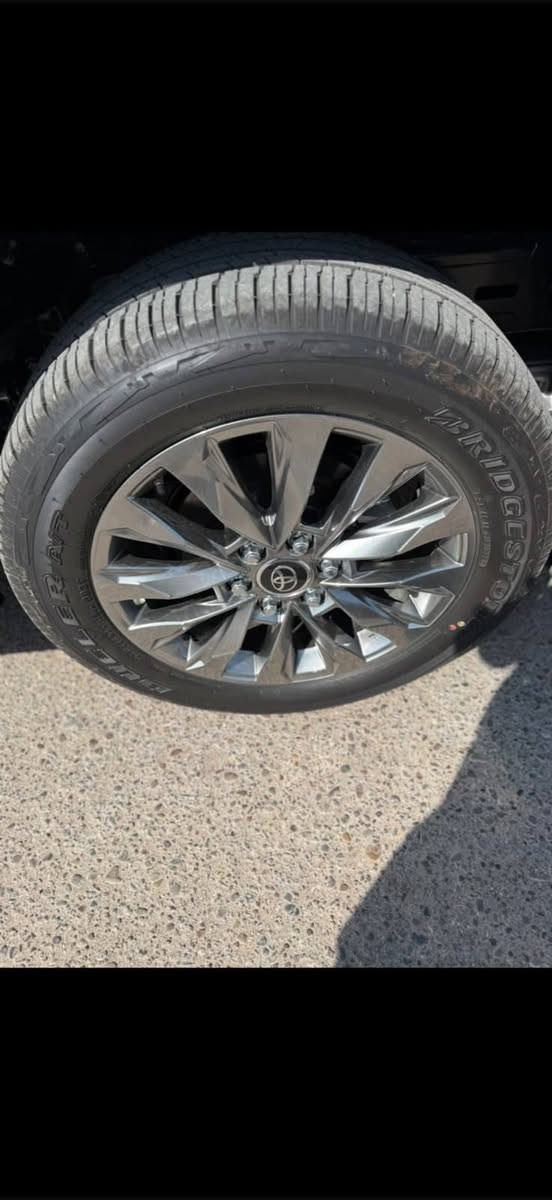 سلام عليكم 
تويوتا لاندكروز 
موديل 24 بريم 
فول مواصفات 
ماشيه 38 ألف 
رقم اربيل الدولي مميز تحويل ثاني يوم مكفوله كفاله عامه من كلشي مكان السيارة بغداد شارع فلسطين 

السعر عند الاتصال 
الهاتف /***********
