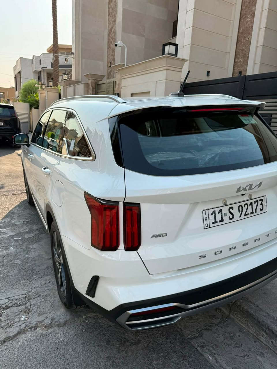 كيا سورنتو 2022 فول مواصفات بانوراما ضمان الدولية
كفالة عامة من كلشي 
المواصفات العامة:
المحرك: 3500  لتر – 6V سلندر
العداد: 60 الف متر 
الأرقام: بغداد   فول مواصفات 
ضمان الشركة الدولية 
أبرز المواصفات:
4 كامرات 360 درجة 
• سقف بانوراما
• تشغيل بصمة + تشغيل عن بُعد +تحرك ذاتي بل بصمة 
شاشة متصلة + عداد ديجيتال
7 راكب 
تبريد 3 قطع
مقاعد أمامية كهربائية
شاشة متصلة 
شاحن لاسلكي
سايد بريك أوتو هولد
إنارة LED داخلية وخارجية
صندوق كهربائي
8 حساسات
كير ماوس
بردات خلفية
ويل كب 20
قيادة ذاتيه تحديد مسار 
 كشنات جلد كهرباء حار بارد الون بيجي
لايت زنون قلاب 
مري شفط 
بغداد زيونه
***********
