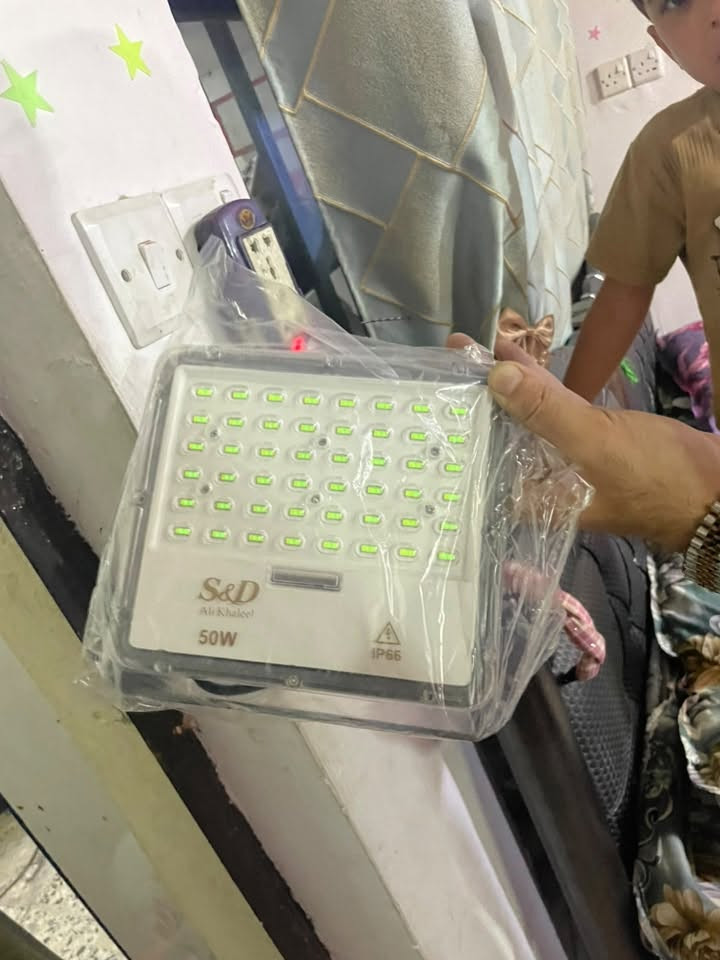 السلام عليكم عندي هاي الغراض أصليات وبأسعار مناسبه جداً وأعداد مفتوحة وعندي توصيل وهذه رقمي وبي واتساب 

***********
