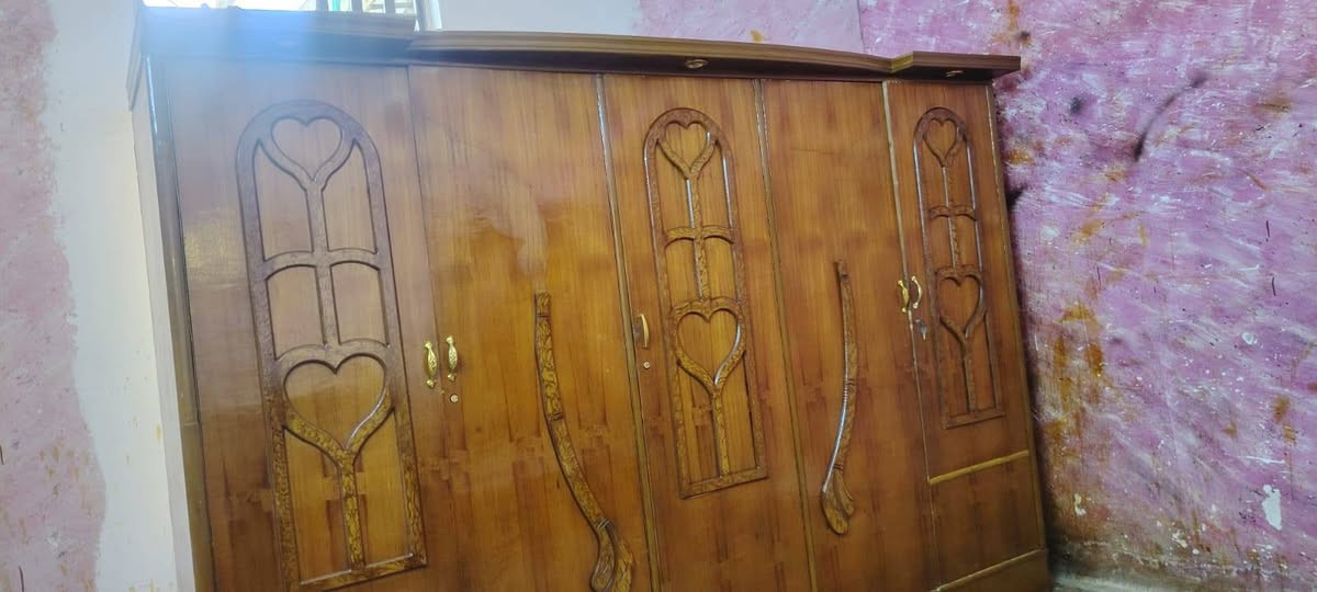 كنتورصاج 5 ابواب السعر125 ألف المكان الحسينيه شارع المكاتب
