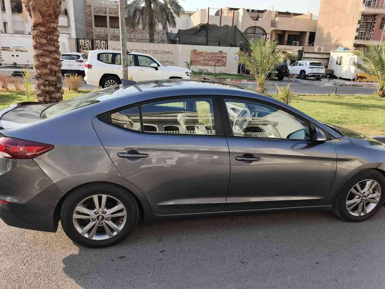 سلام عليكم النترا لمتد 2018 رقم بغداد باسمي وارد أمريكي ضررها حوض التاير مبدل وبالعراق بيه تبديل الجاملغ و ربع البنيد 3 قطع ونص
فول مواصفات 1/1 
فتحة سقف 
بصمة تشغيل وابواب 
تدفئة كشنات امامية وخلفية 
اشاير مري وقلاب 
رادارات امامية وجانبية 
وضعيات خزن 
3 انضمة قيادة 
شاشة كاربلي
منظومة زنون عالي ناصي لد 
بك لايت جنسز لد 
السيارة جاهزة تبريد ومكينة وكير 
مكينة 2000 دوش تنقص ربع كل تبديلة 
وكير At مكفول 
تبريد ثلج 
منظومة مي جديدة 
صدر خلفي جديد وأمامي نواقص بسيطة 
باقي التفاصيل اتصال فقط 
*********** 
السعر 107 ومجال بسيط 
مكاني بغداد
سلام عليكم النترا لمتد 2018 رقم بغداد باسمي وارد أمريكي ضررها حوض التاير مبدل وبالعراق بيه تبديل الجاملغ و ربع البنيد 3 قطع ونص
