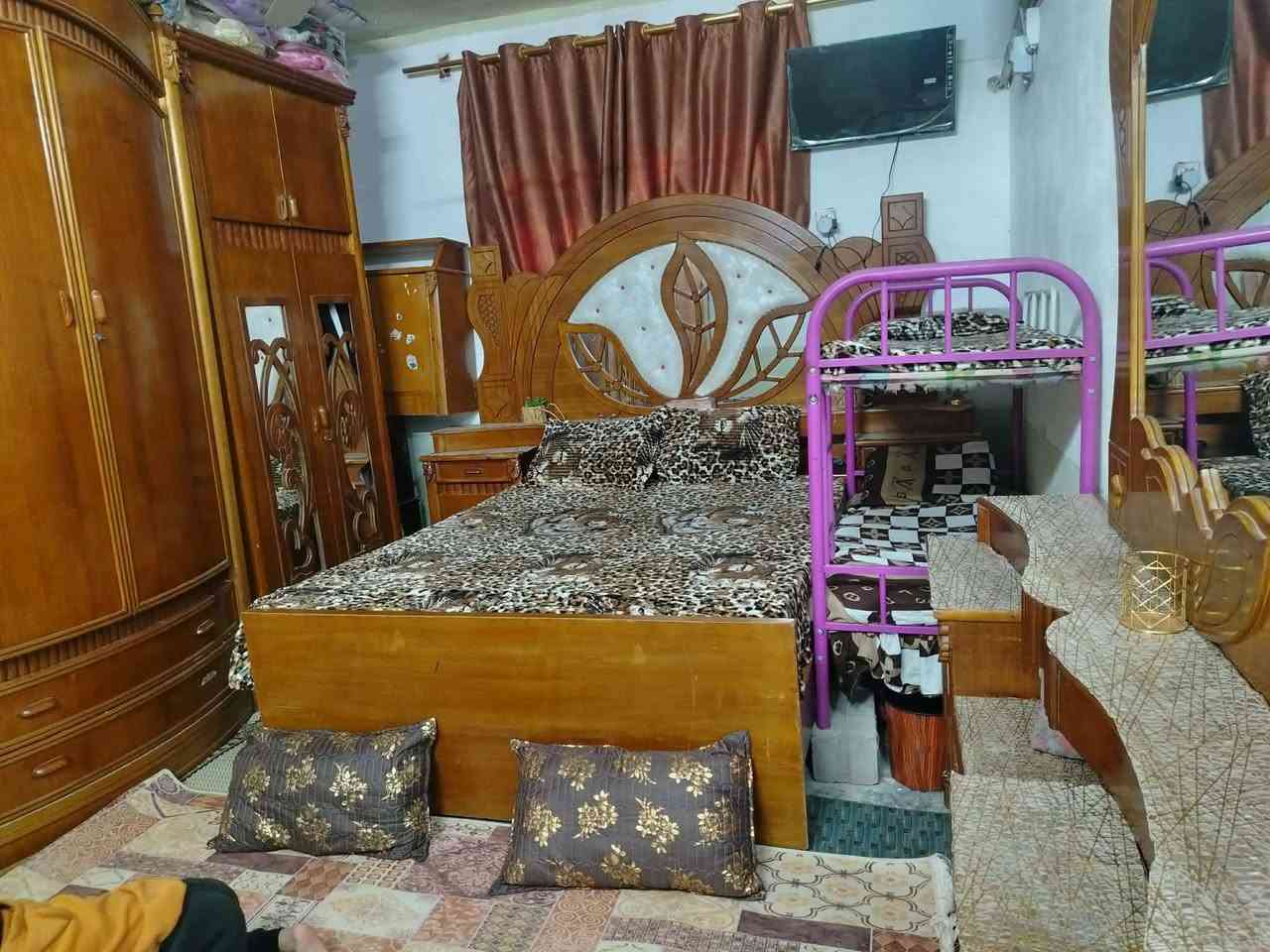 غرفة نوم للبيع السعر مليون او بيهة مجال المكان النجف ***********
