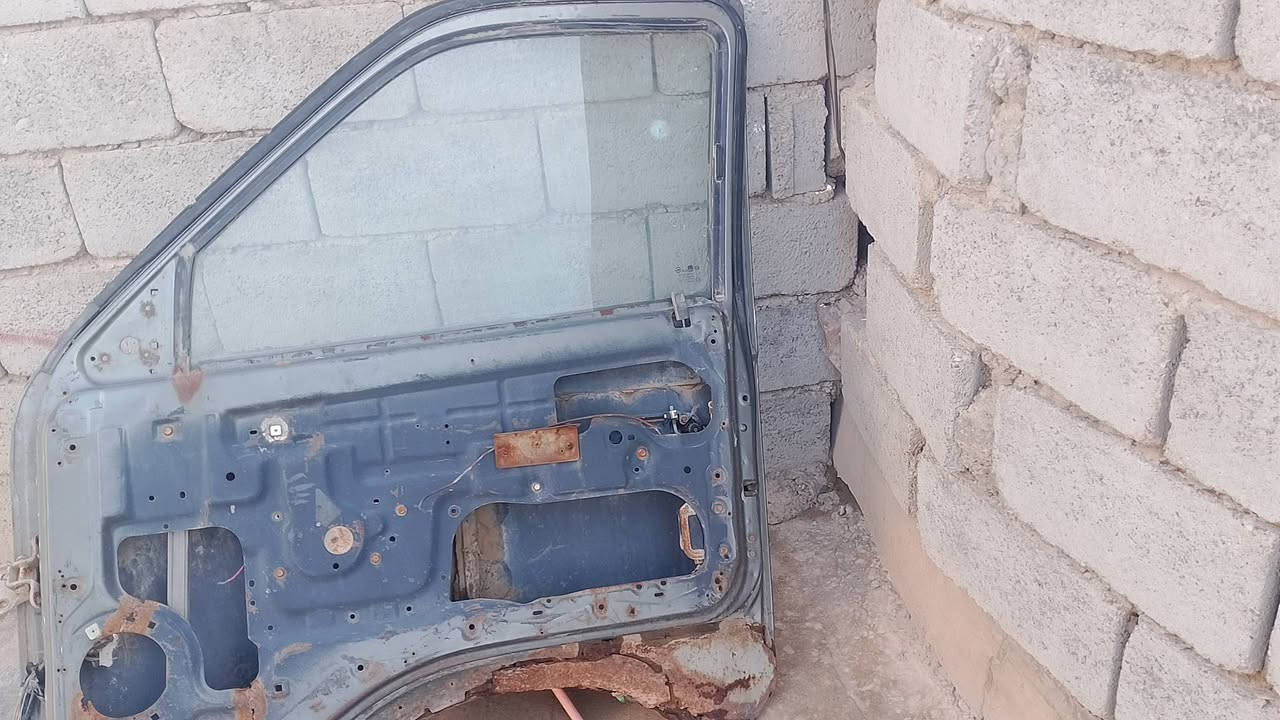 باب بريجو ايمن مع الجامة للبيع السعر 110بي مجال العنوان ديالئ بهرز
الرقم ***********
