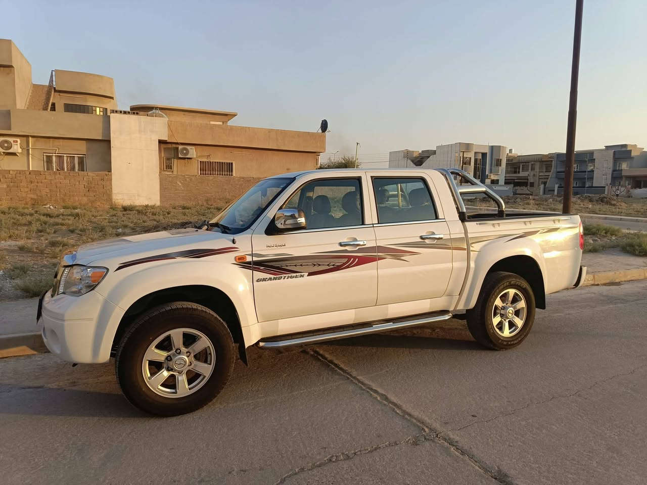 مساء الخير سيارة للبيع بيكب كراند تايكر موديل ٢٠٢٠ رقم شمالي العنوان الحمدانية للاستفسار الاتصال على الرقم *********** محرك ٢٤٠٠ كير عادي السعر ١٢٠ وبيها مجال ماشية ٩٠ الف كيلومتر
