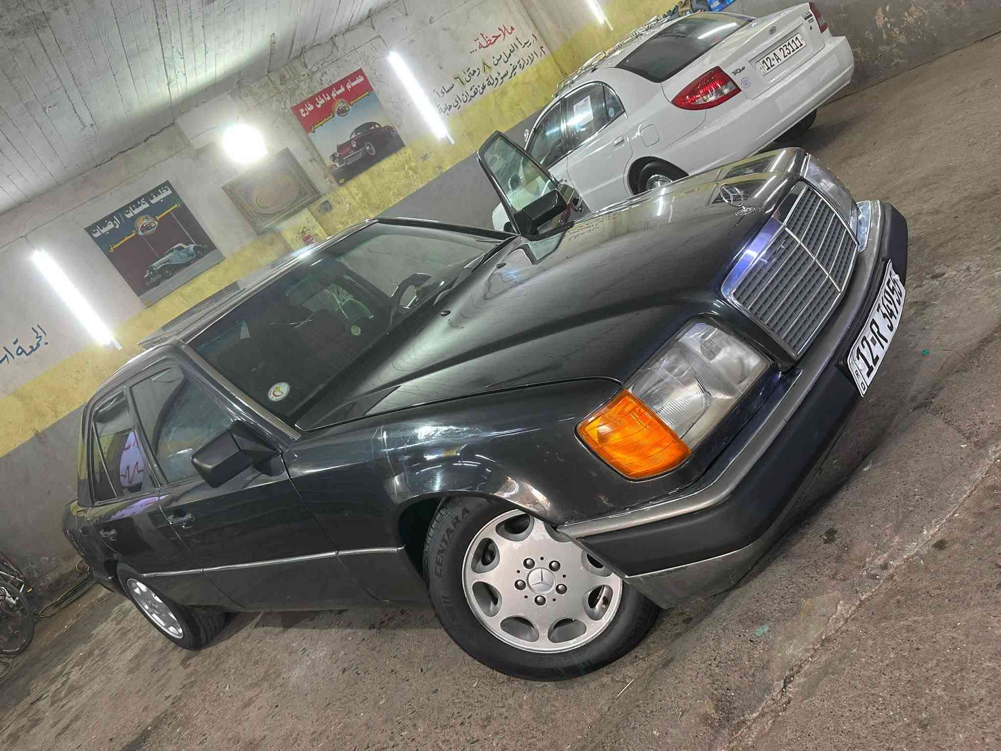 مارسدس دب موديل91 
صبغ عام جماليه  مكينه وكير شرط القبغ السود المرغوب 
  السياره فول موصفات رقم نكليزي شرط التحويل 
السياره عليه ادمه كامله من دعاميه الي دعاميه 
السعر 70 بيها مجال 
*********** 
***********
