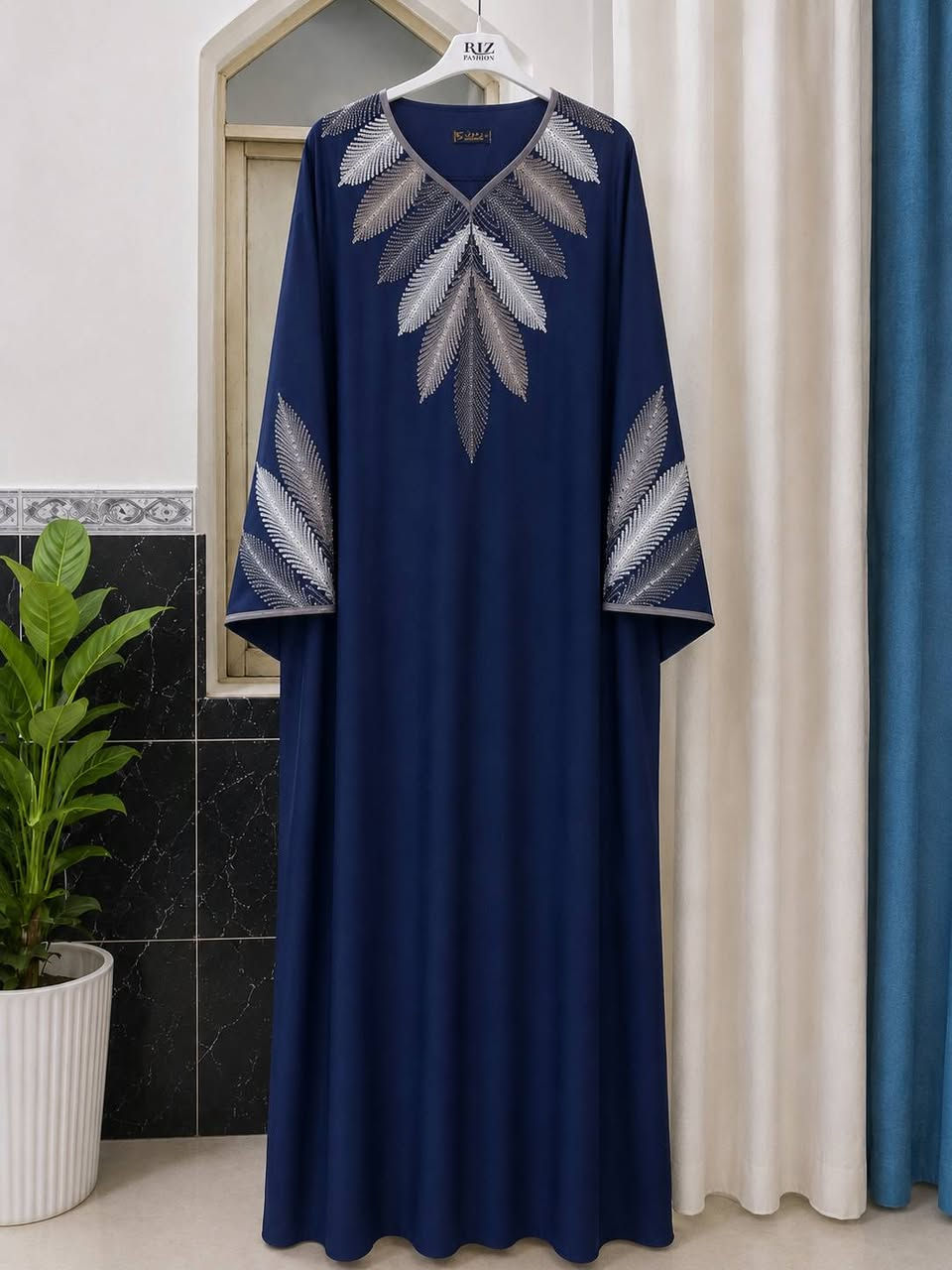 حجز واتساب • ملابس