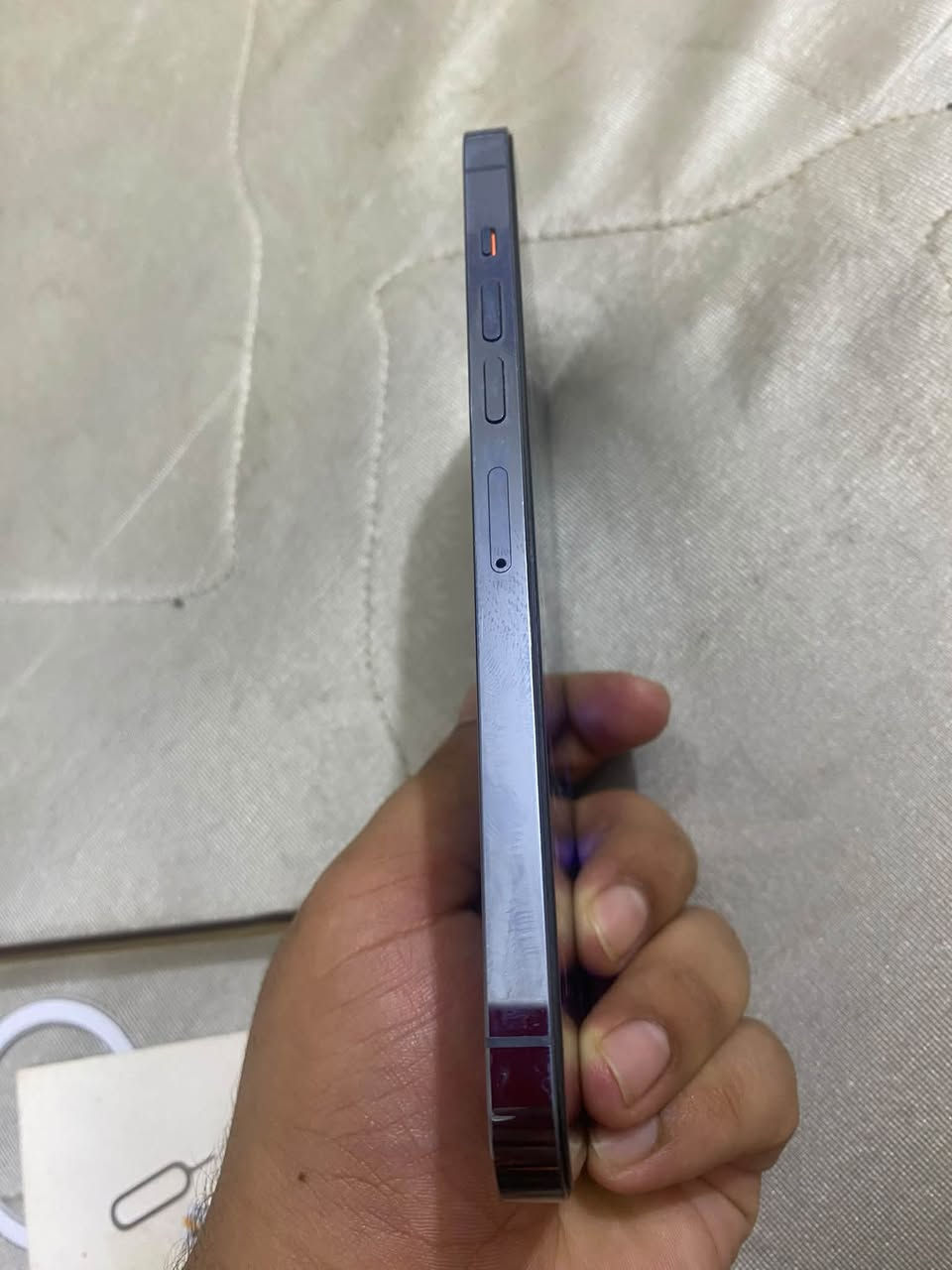 ايفون 13 برو ماكس
شاشه بيها خيال و فطر بالطول و مبدله 
بطاريه مبدله
كاميره مبدله 
كل التفاصيل بالصور 
سعره 375 مجال بسيط كلش 
***********
