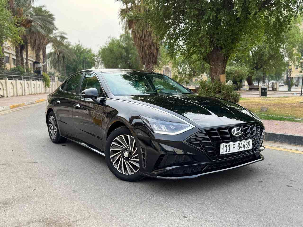 سلام عليكم
سوناتا 2023 هايبرد
مكينة 2000 ماشية 23 الف
فول مواصفات 
شاشة جبيرة 
عداد دجتل 
كشنات كهرباء 
تبريد بيانو 
سماعات انفنتي 
السيارة بيه جاملغ وبنيد بدون دواخل 
طخة بداية البراكيت الأمامي تعديل بسيط 
السعر 145 وبيه مجال 
مكان السيارة بغداد
***********
مكان بغداد
