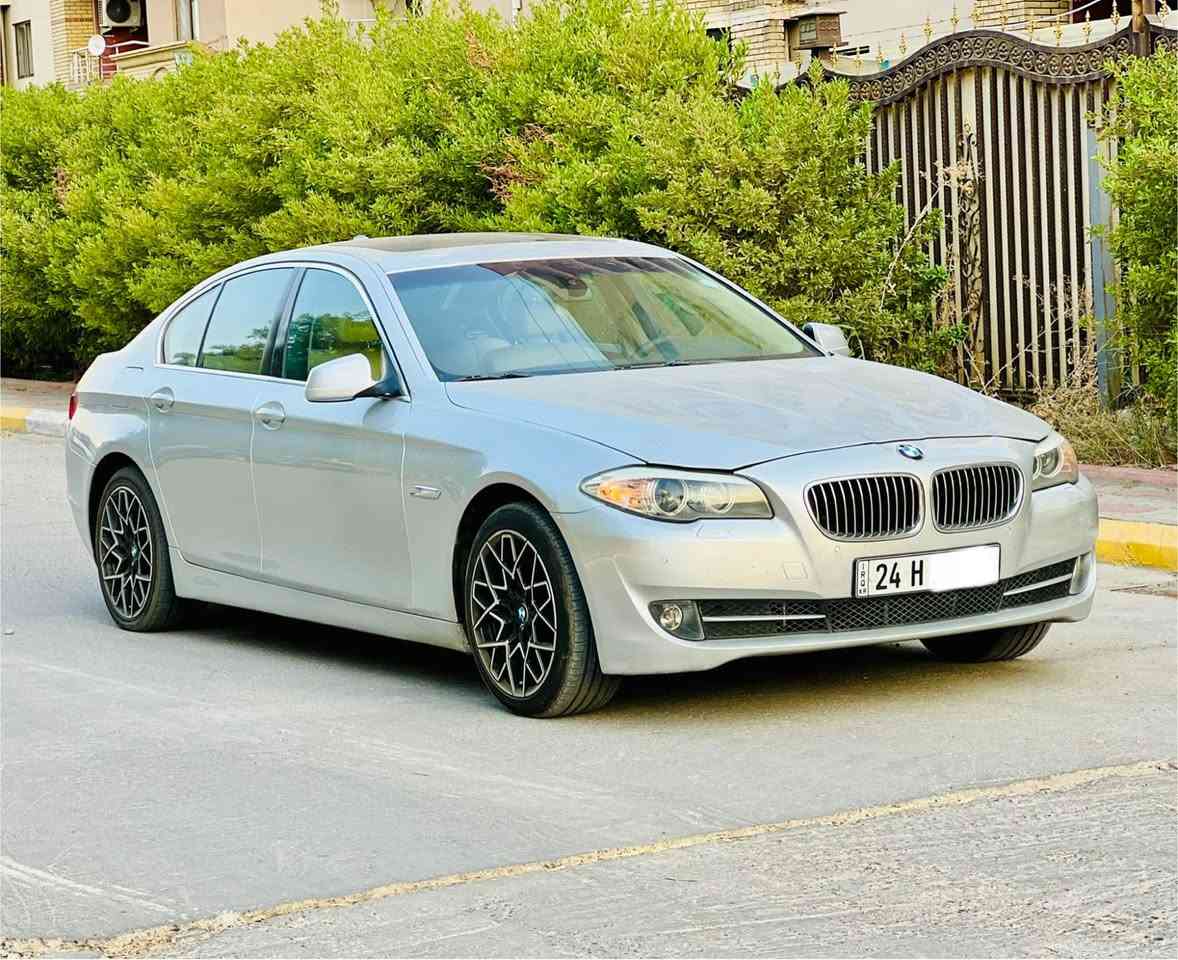السلام عليكم 
للبيع BMW F10 530i
***********
محرك 6 سلندر نوزل قصير 
موديل 2011 وارد خليجي فول 1/1 السياره جاهزه وجديده ماشيه 219 الف كيلو تخم تاير حداديه جاهزه بدون نقص 
للبيع رايده ب145$
شرط التحويل بيه صبغ جاملغ خلفي ونص باب الصدر ودعاميات مكانه اليرموك  4شوارع بغداد, العراق
