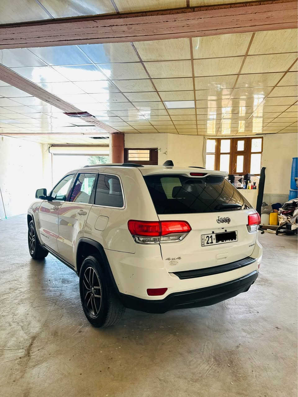 Jeep جێپ لاریدۆ 20216  دەبل ئەکسل خلیجی سەیارەکە 140 هەزار رۆشتوە گێر و مەکینە و کارەبای بەشەرتە و جوار پارجەی بۆیاخە بێ ناو گرتن بێ ئێرباگ تەنها لەسەر لێخشان بۆیاخەکراوە پێش و دوای کەپسە سەنەوی رەقەم تا 2030 تازەیە. ***********. السليمانية, العراق
