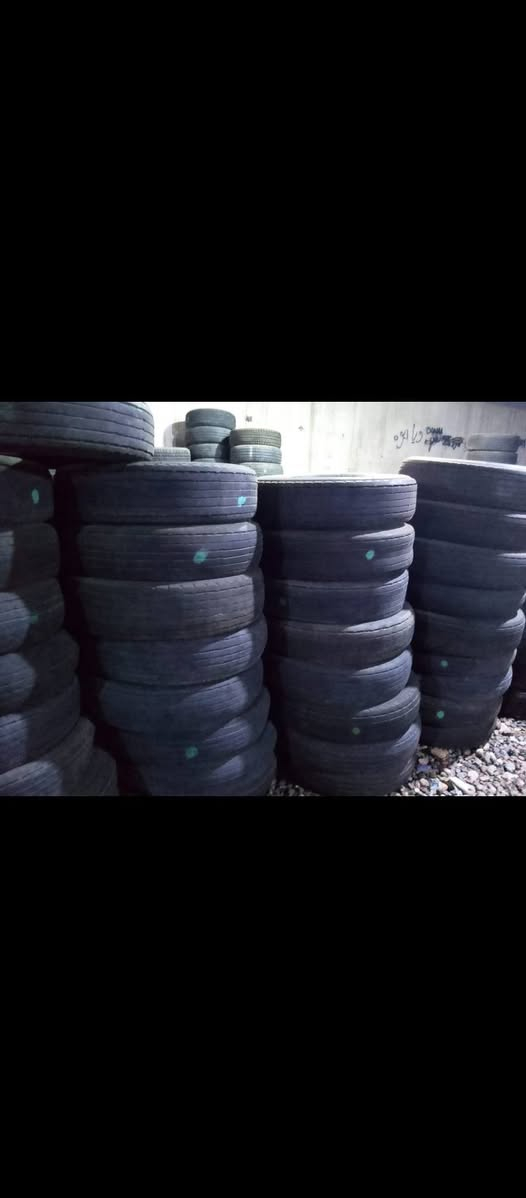 السلام عليكم موجود تاير بلون سعر التخم 140 المكان الناصريه ***********
